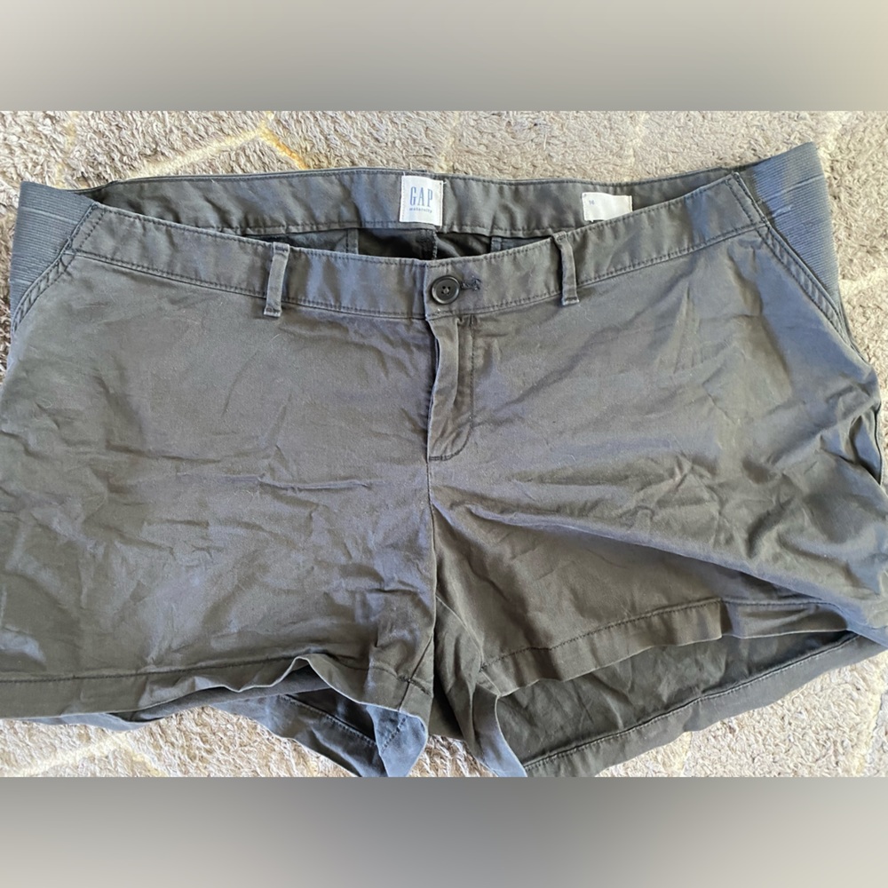 Gap Maternity shorts